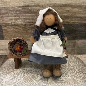 Vintage Longaberger Ladie & Friends Pilgrim shelf sitter 1988 Thanksgiving